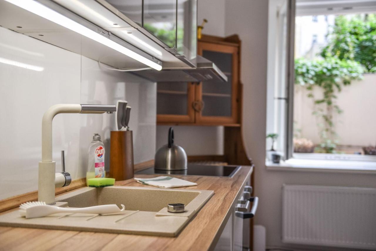 Quiet Apartment In The City Center With Own Terrace 프라하 외부 사진