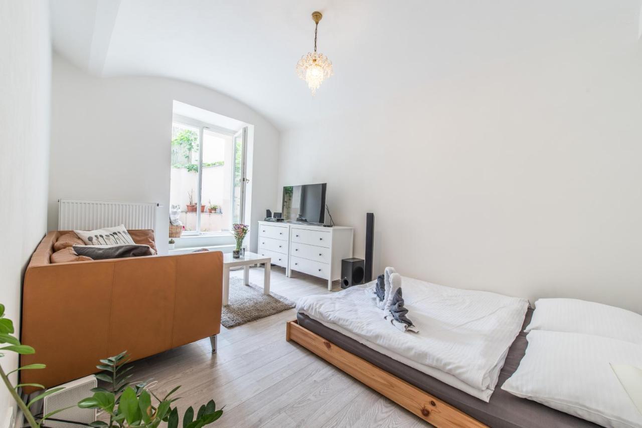 Quiet Apartment In The City Center With Own Terrace 프라하 외부 사진